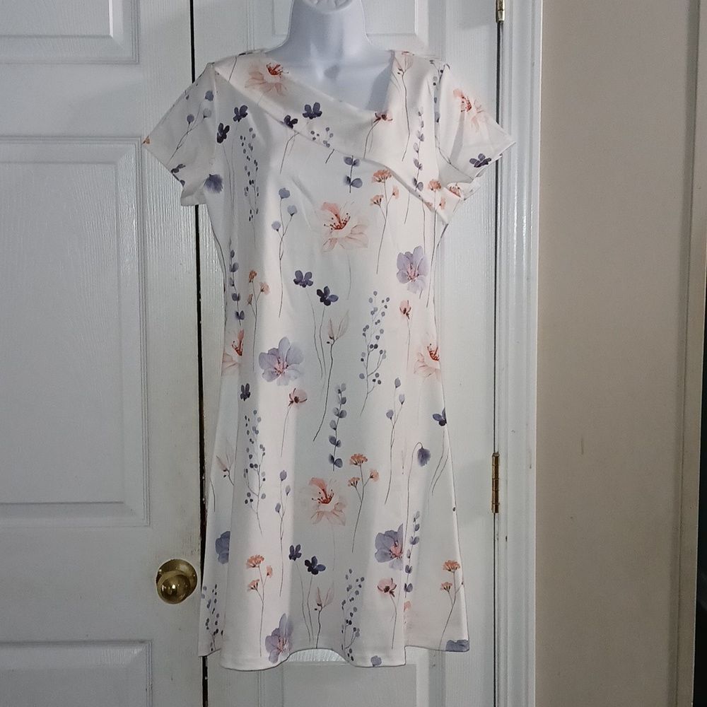 White floral print short sleeve casual beach wedding dress Sz S NWT